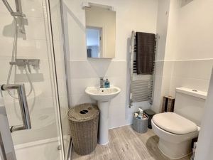 Ensuite- click for photo gallery